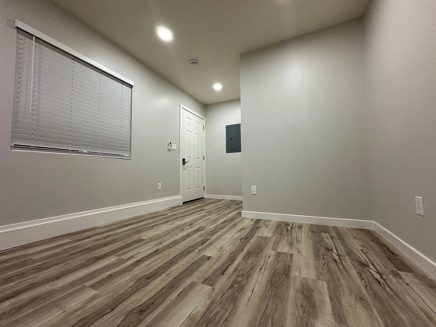 4148 Van Dyke Avenue — Photo 4