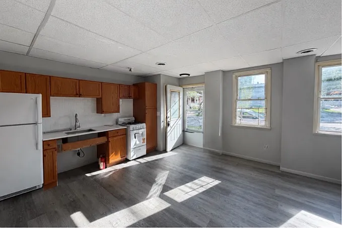 336 East St #6 — Photo 3