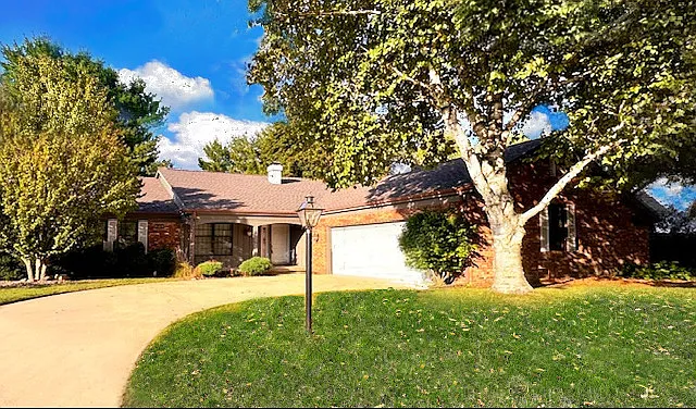 2504 Applewood Rd photo 1