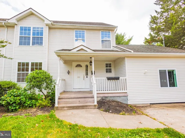 211 Laurel Ave, Glassboro, NJ 08028