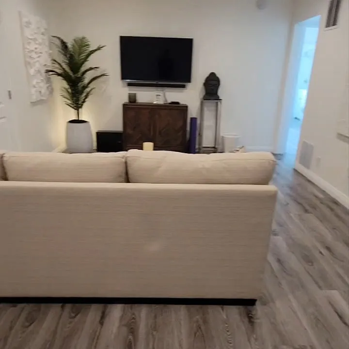 700 Huntley Dr #6