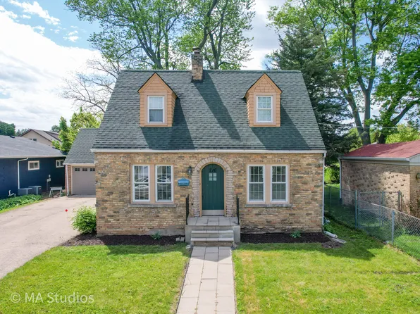 216 Wilcox Ave, Elgin, IL 60123