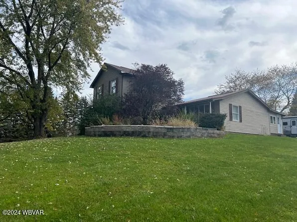 862 Picnic Woods Rd, Jersey Shore, PA 17740