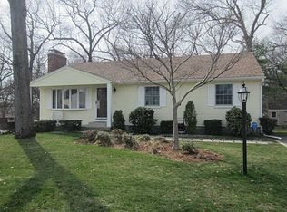 125 Oak Tree Ave, Warwick, RI 02886