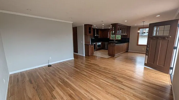3 bed, 2.0 bath, 1120 sqft, $4,800 — Photo 2