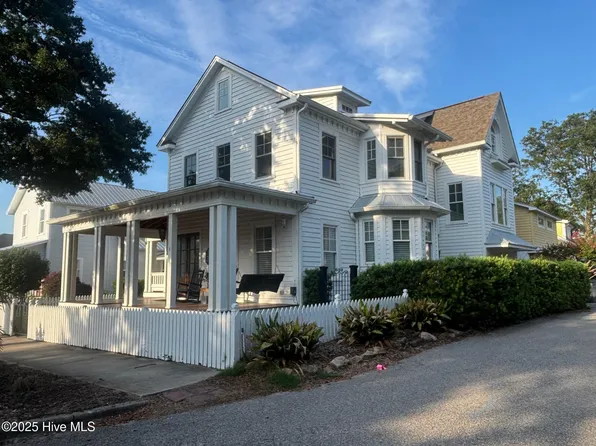 111 N Caswell Avenue, Southport, NC 28461