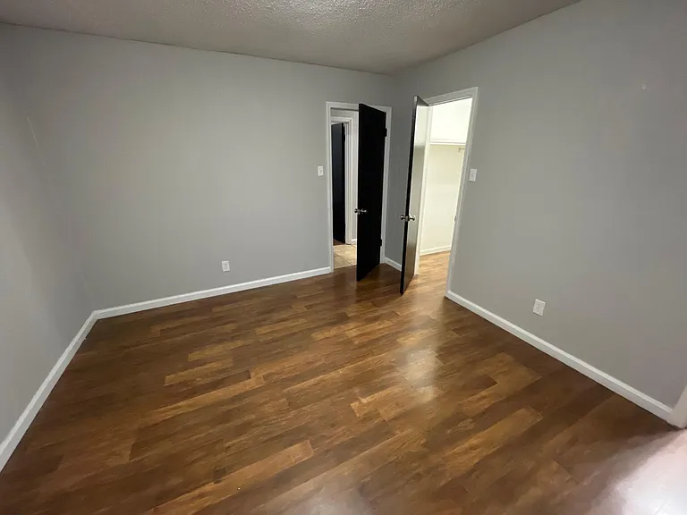 9405 Enid St — Photo 23