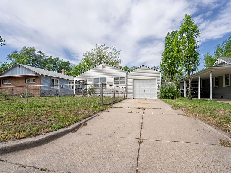 2143 S Wichita St — Photo 16