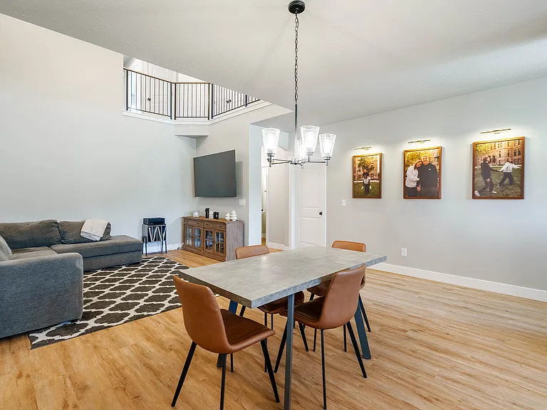 712 N Banner Dr — Photo 4