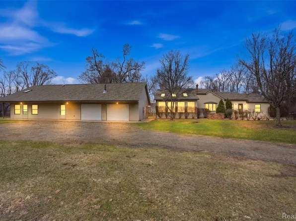 12913 Nine Mile Rd, South Lyon, MI 48178