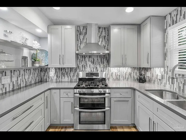 3555 Creighton Rd — Photo 2