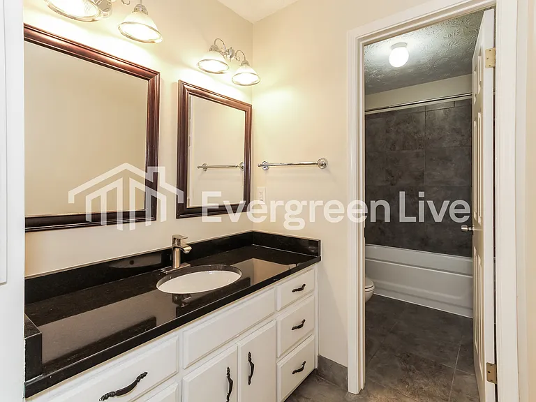 7401 Brampton Ct — Photo 9