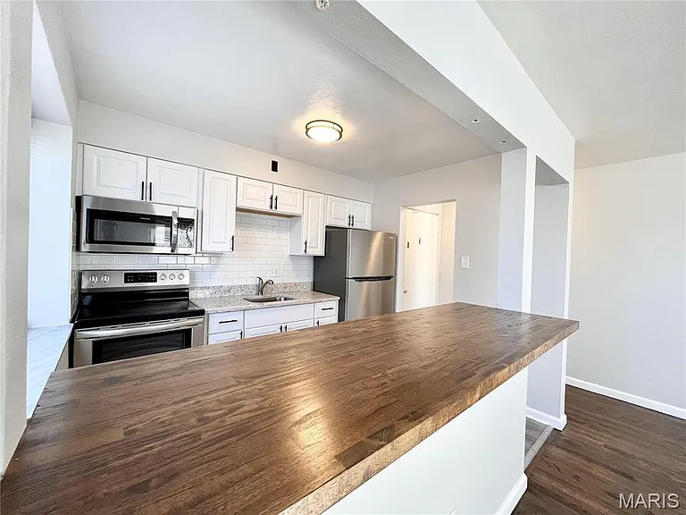 3546 Morganford Rd #8 — Photo 2