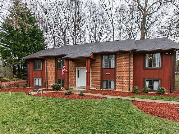 2nd image of 16015 Fairway Dr