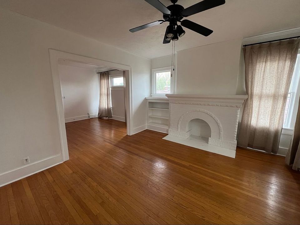 1st image of 3019 1/2 N Robinson Ave #3019-1/2