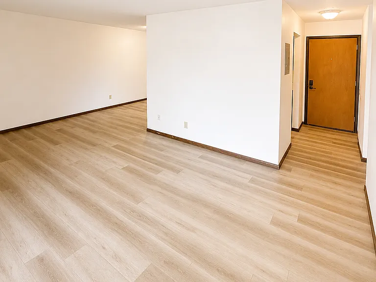 Hazelwood Apartments — Photo 49