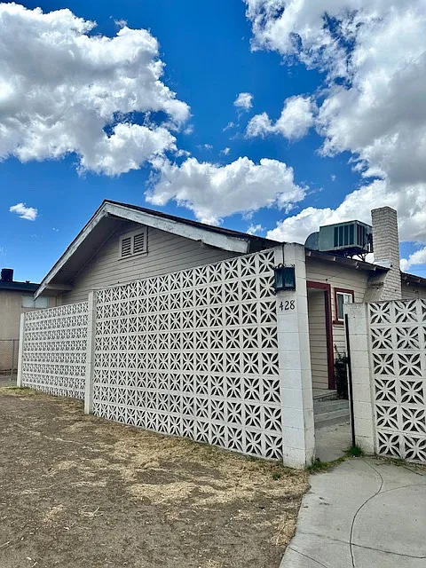 2 bed, 1120 sqft, $1,600 — Photo 2
