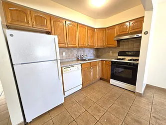 12-28 31st Drive, #C3