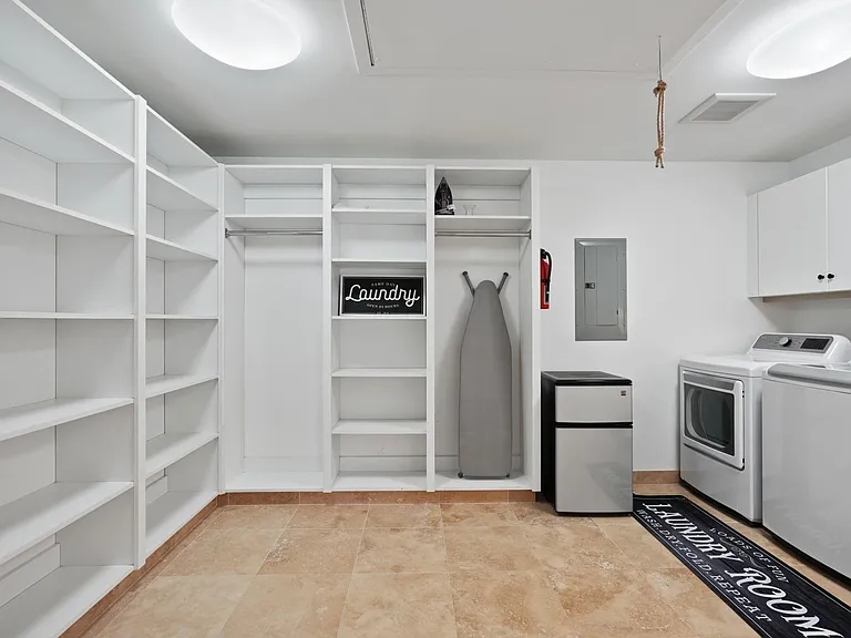 204 Paiko Dr — Photo 21