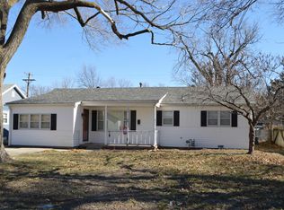 326 N Burns Ave, Valley Center, KS 67147