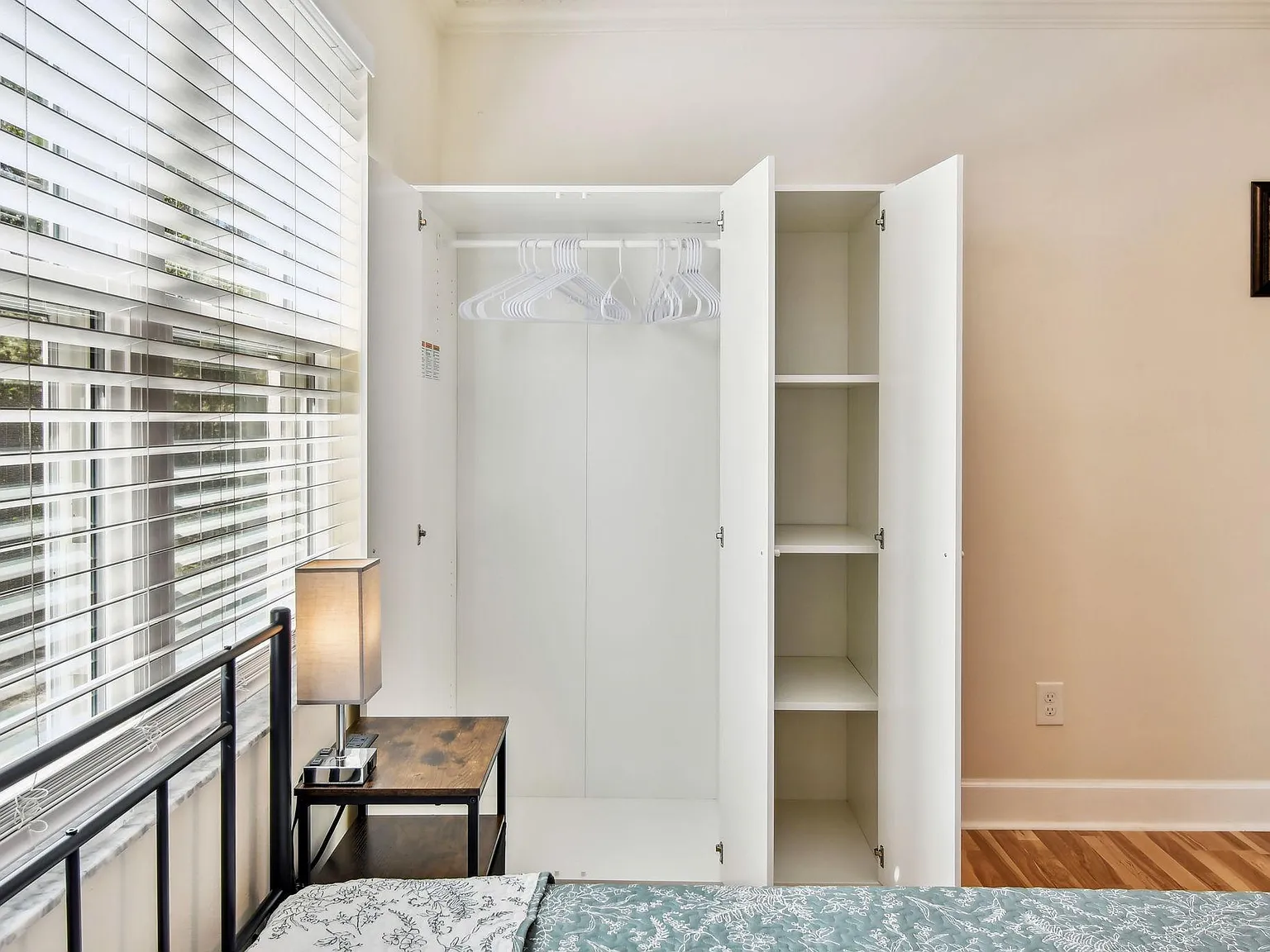 4 bed, 3.0 bath, 2810 sqft, $936 — Photo 4