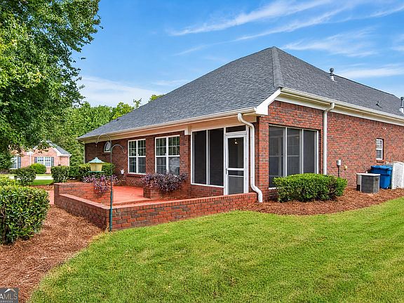2nd image of 163 Pinnacle Ln