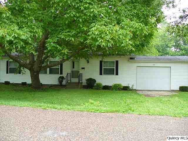 Home for Sale in Payson, IL $69,900