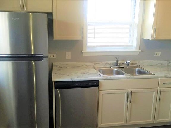 5th image of 127 Dolores Dr APT 13