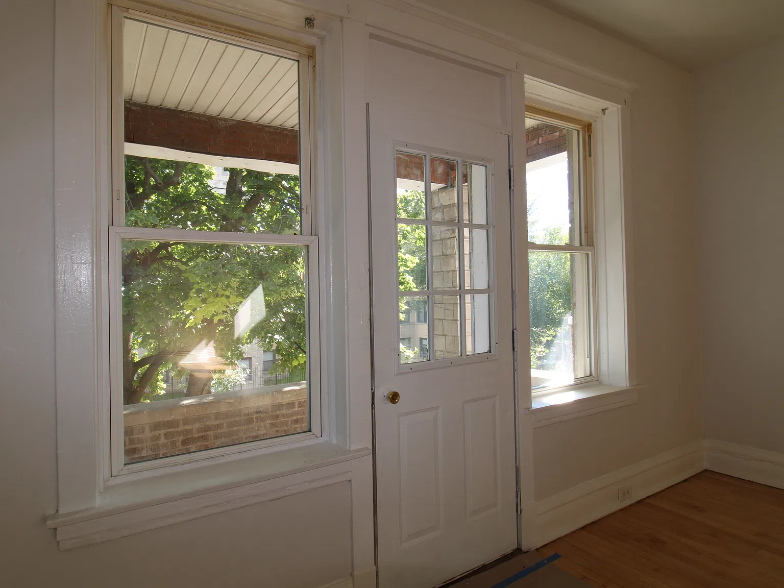 3 bed, 905 sqft, $1,800 — Photo 2