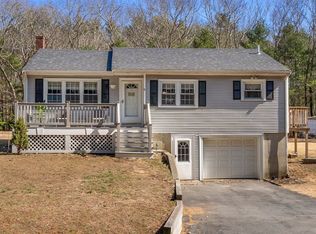 8 Wapping Rd, Kingston, MA 02364