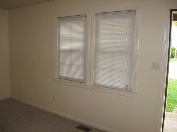 4th image of 719 Florence Ave