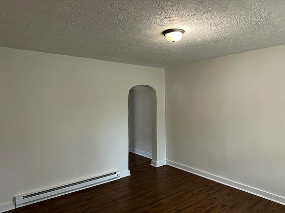 3rd image of 1129 N Rogers Avenue