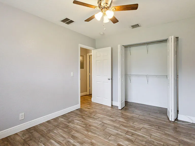 2227 NE 3rd Ave #2 — Photo 16