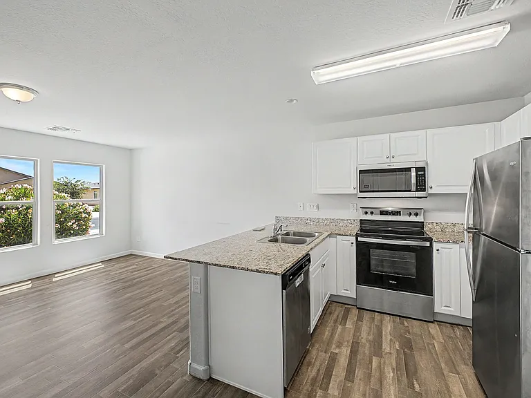 322 E Watson Pl — Photo 13
