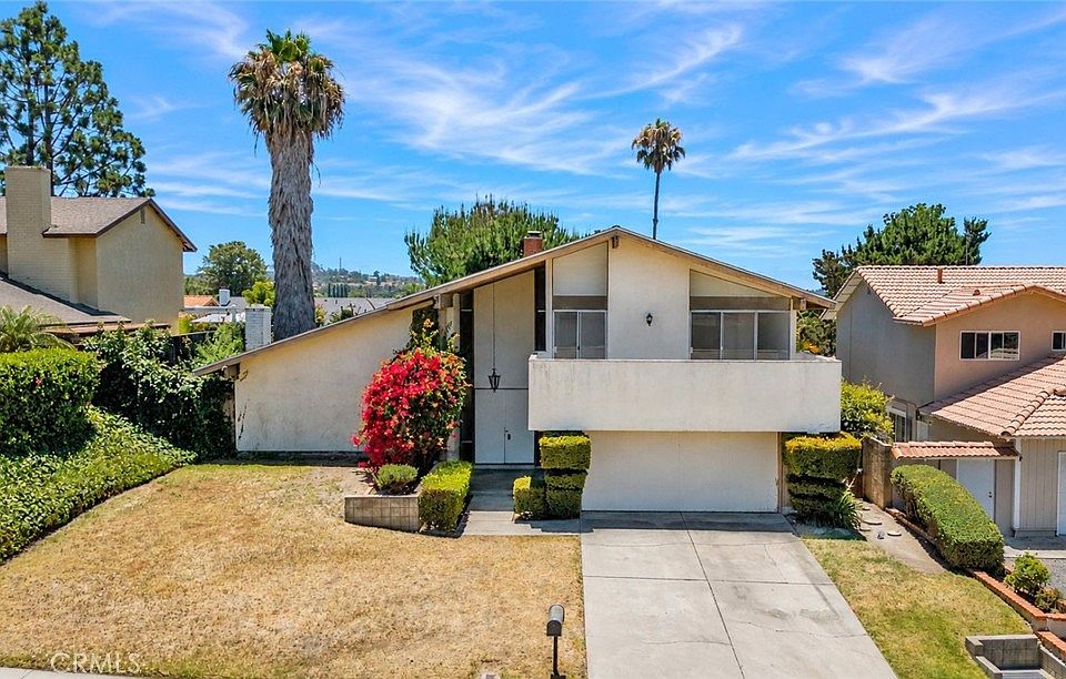 1st image of 25572 Gloriosa Dr