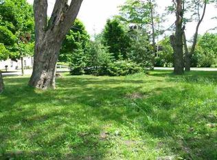 601 Sheridan St, Charlevoix, MI 49720