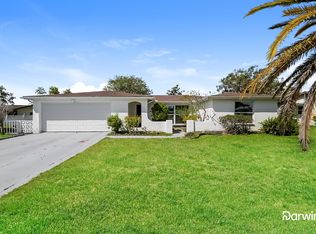 9611 Lake Chrise Ln, Port Richey, FL 34668