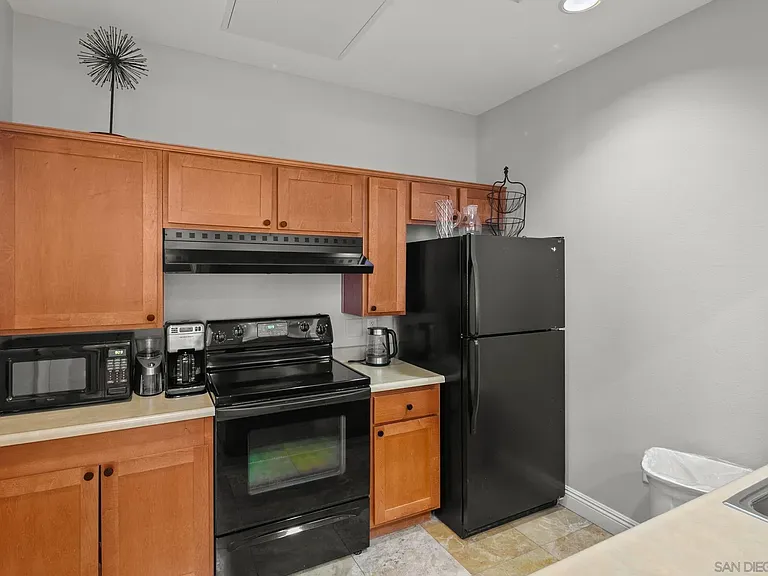 2400 5th Ave #438 — Photo 33