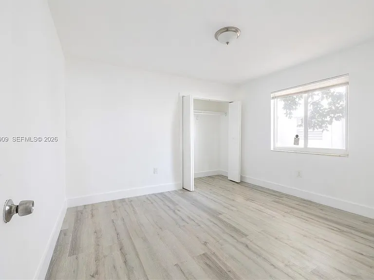 1091 SW 4th St #1 — Photo 5