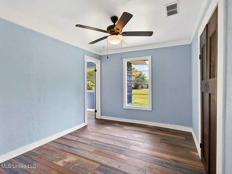 612 N Wright Ave — Photo 18