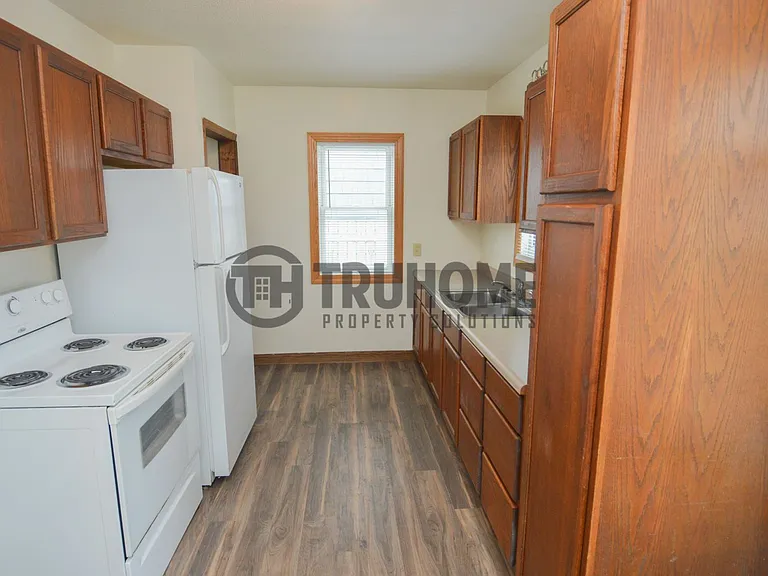 2305 University Ave — Photo 11