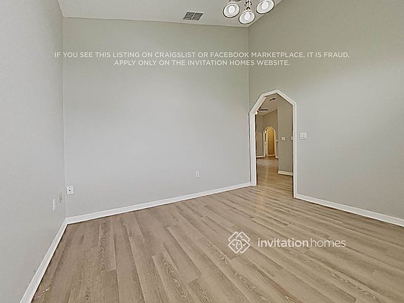 5th image of 2451 Sweetwater Blvd