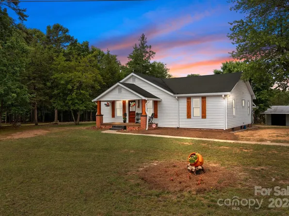 8431 Smith Rd, Kannapolis, NC 28081