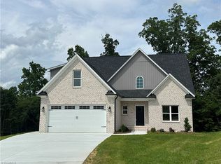 4624 Orchard Grove Dr, Clemmons, NC 27012
