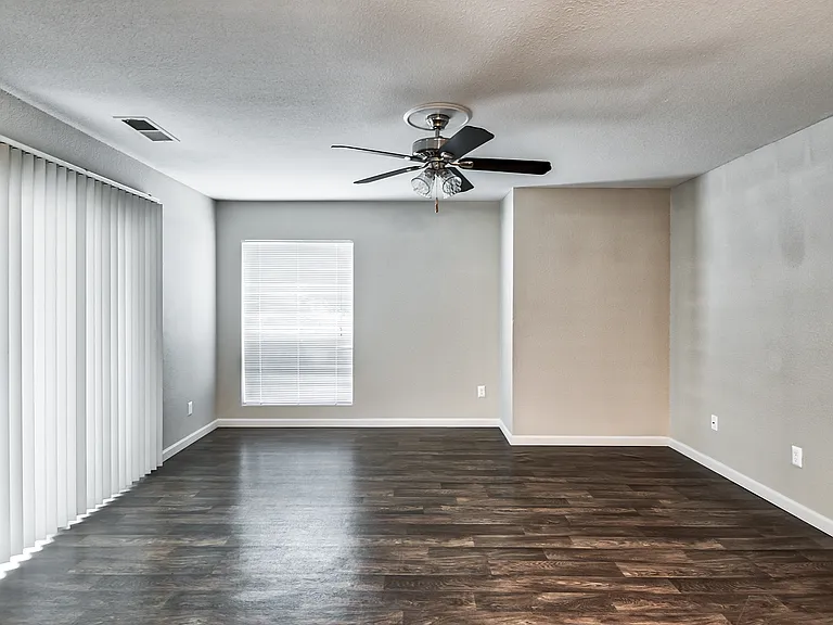 The Lodge at McCarran Ranch Apartment Homes — Photo 6