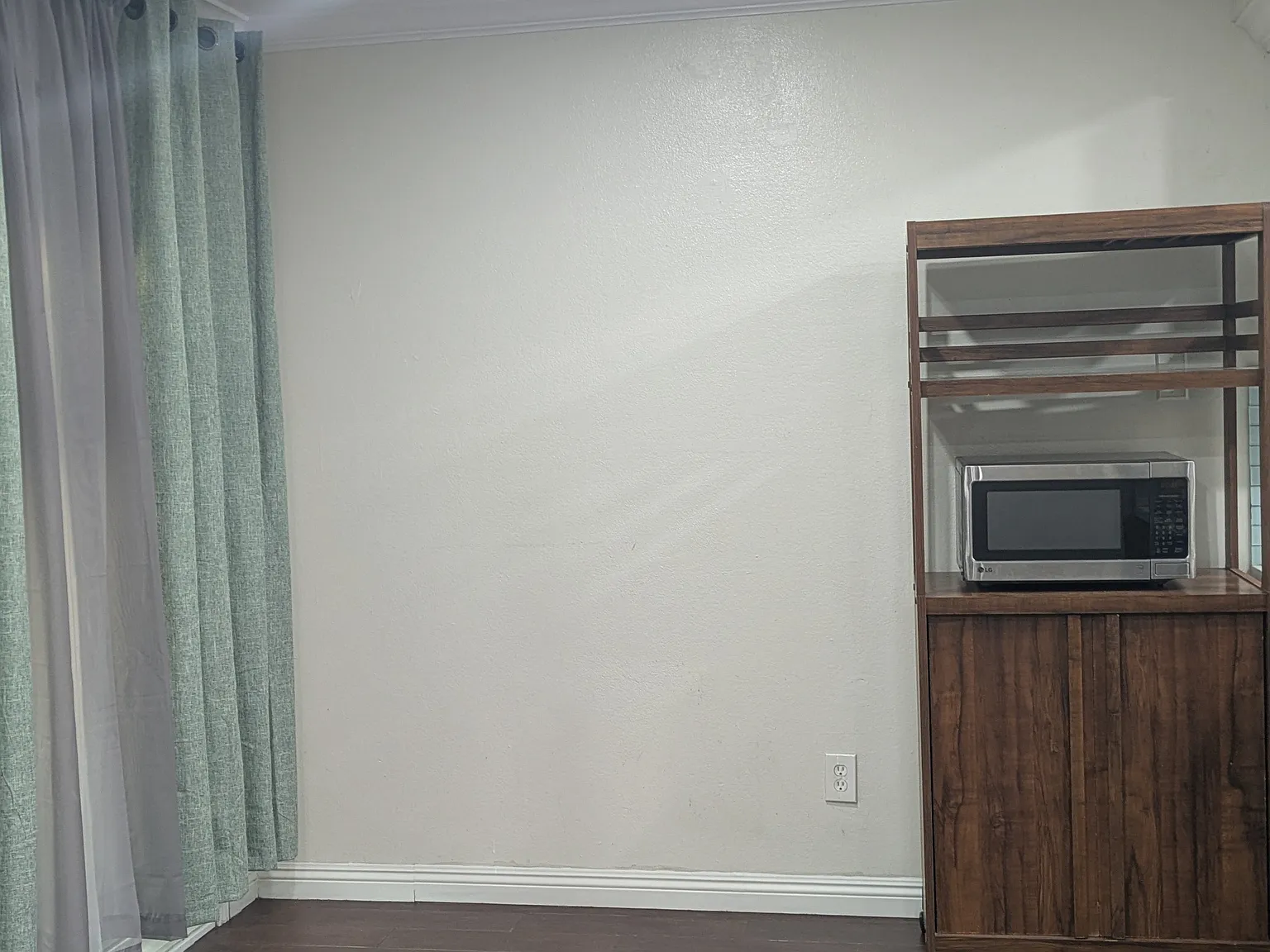 3 bed, 867 sqft, $2,875 — Photo 4