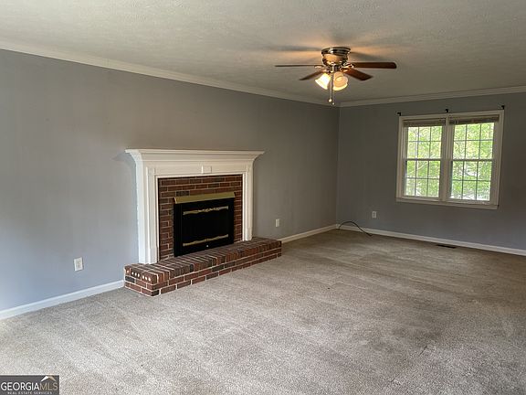 3rd image of 4749 Shallow Ridge Rd NE