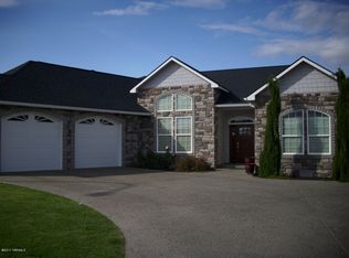 9403 Occidental Rd, Yakima, WA 98903