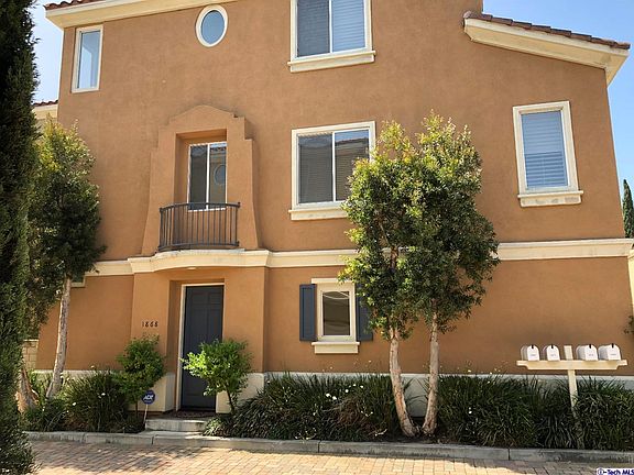 2nd image of 1868 Torrance Blvd