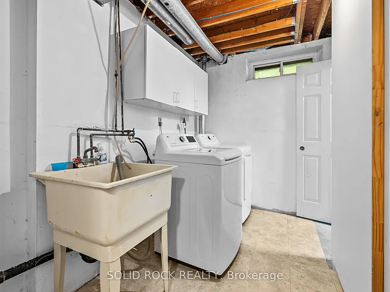 1631 Charbonneau St — Photo 36